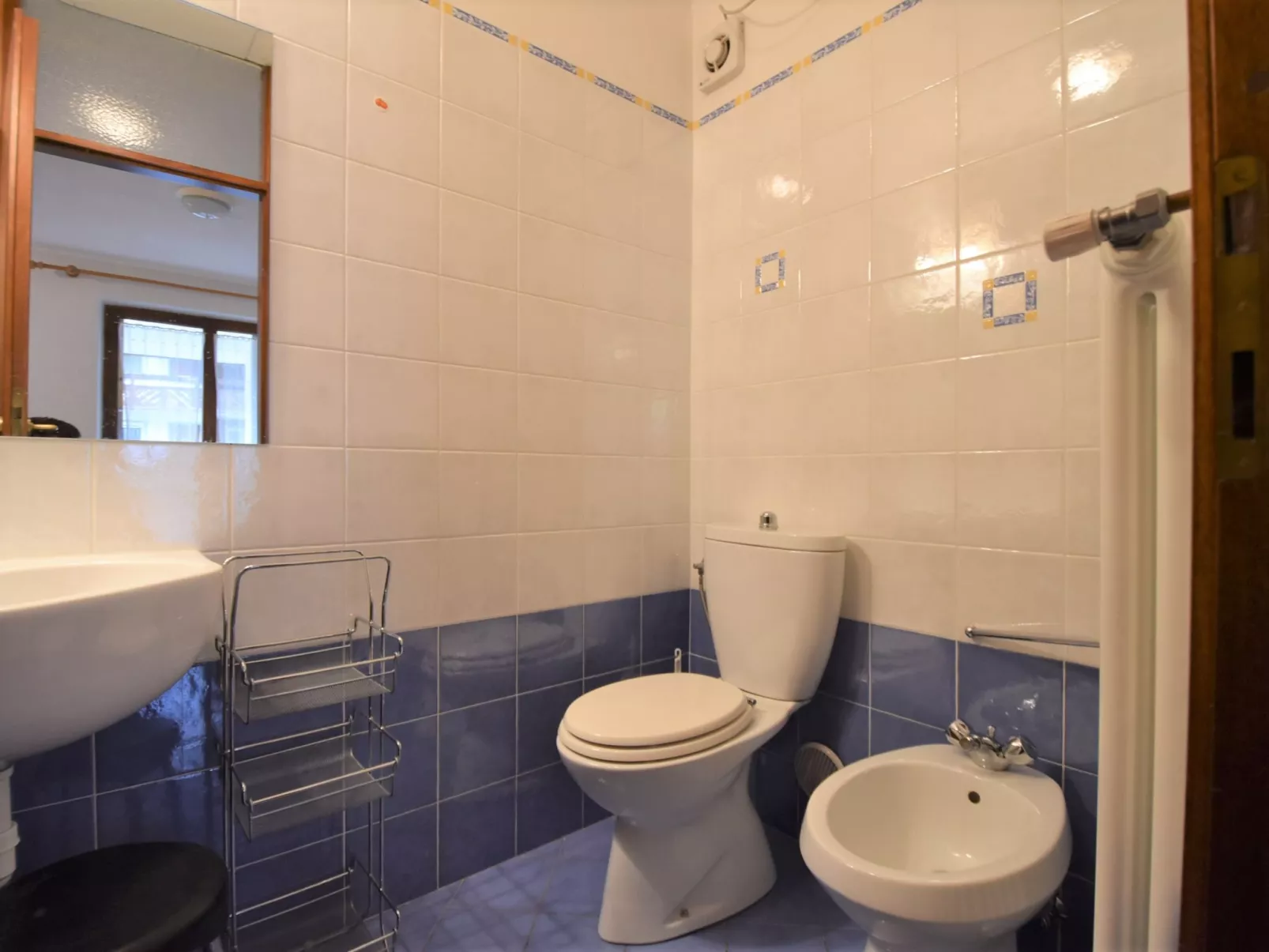 Apt 8-Binnen
