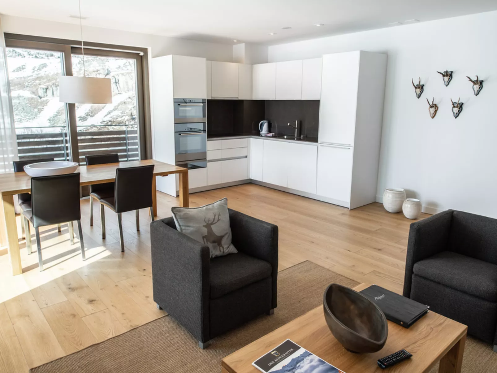 Andermatt Alpine Apartments-Binnen