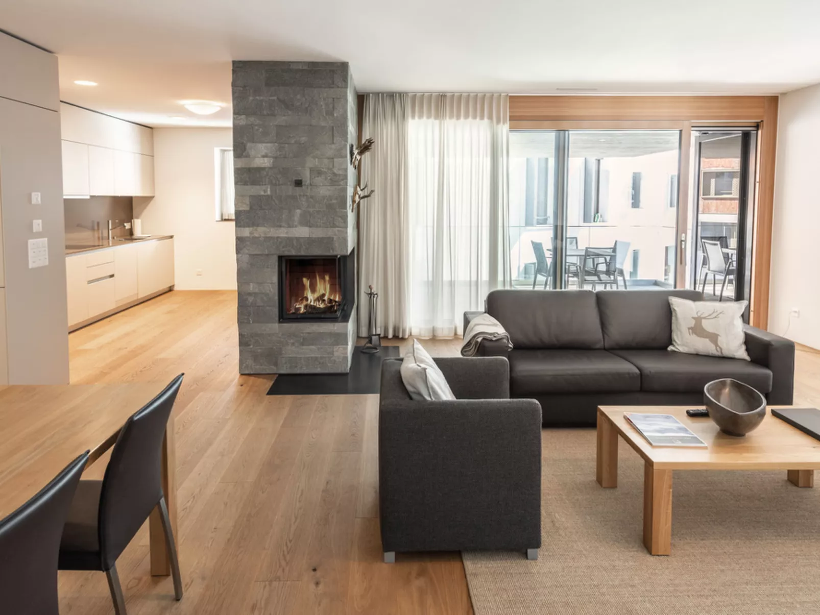 Andermatt Alpine Apartments-Binnen
