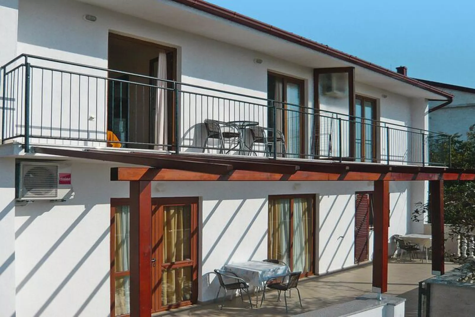 Apartments Seaview Starigrad Paklenica-A5-Buitenkant zomer
