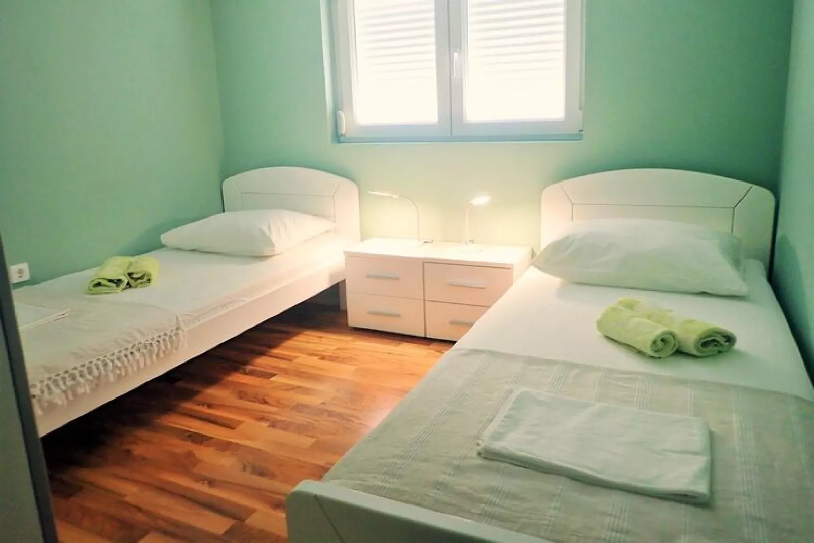 Holiday flat Kuco, Starigrad Paklenica-3-Raum-App., SD44 A01-4, ca. 58 qm, bei Belegung mit 1-4 Pers.-Slaapkamer