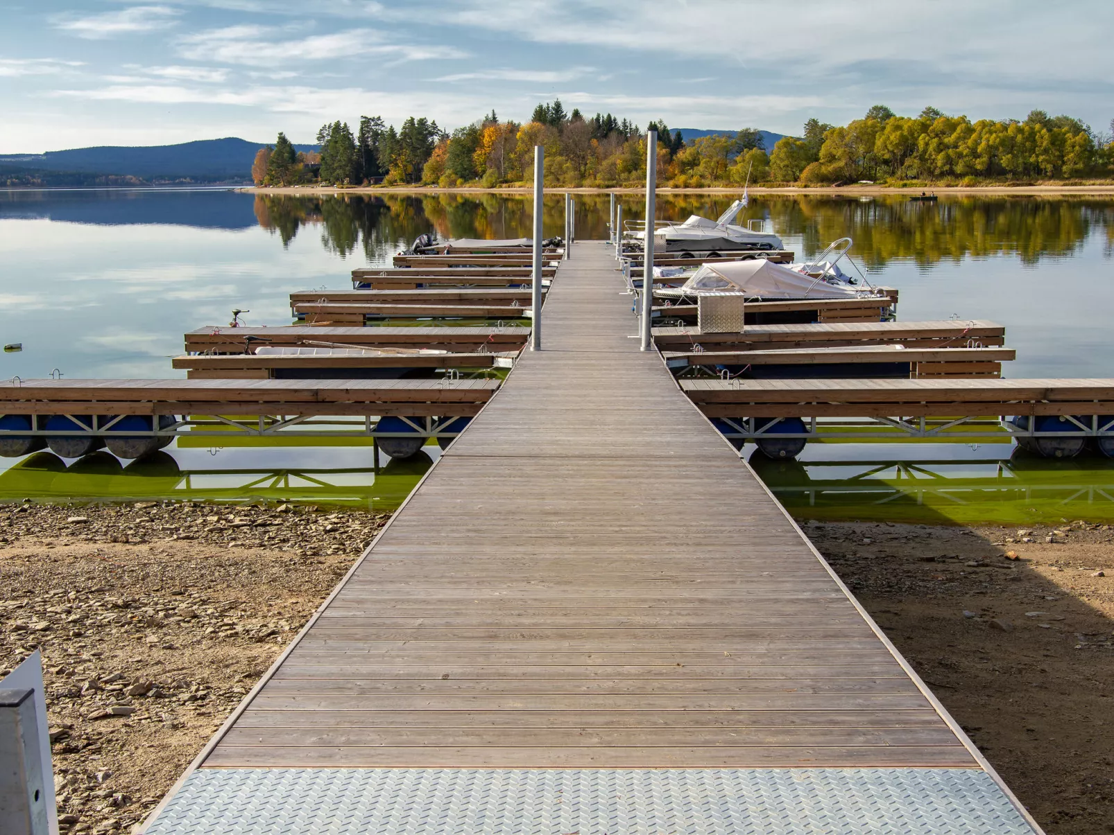 Lakeside Village 13-Buiten