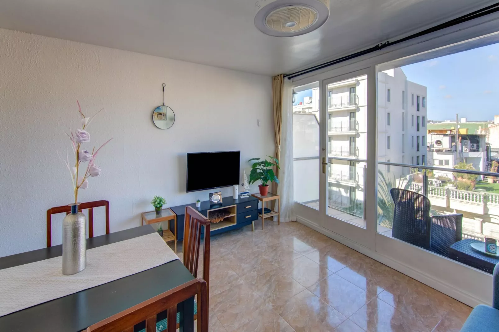 Precioso apartamento en Lloret de Mar-Woonkamer