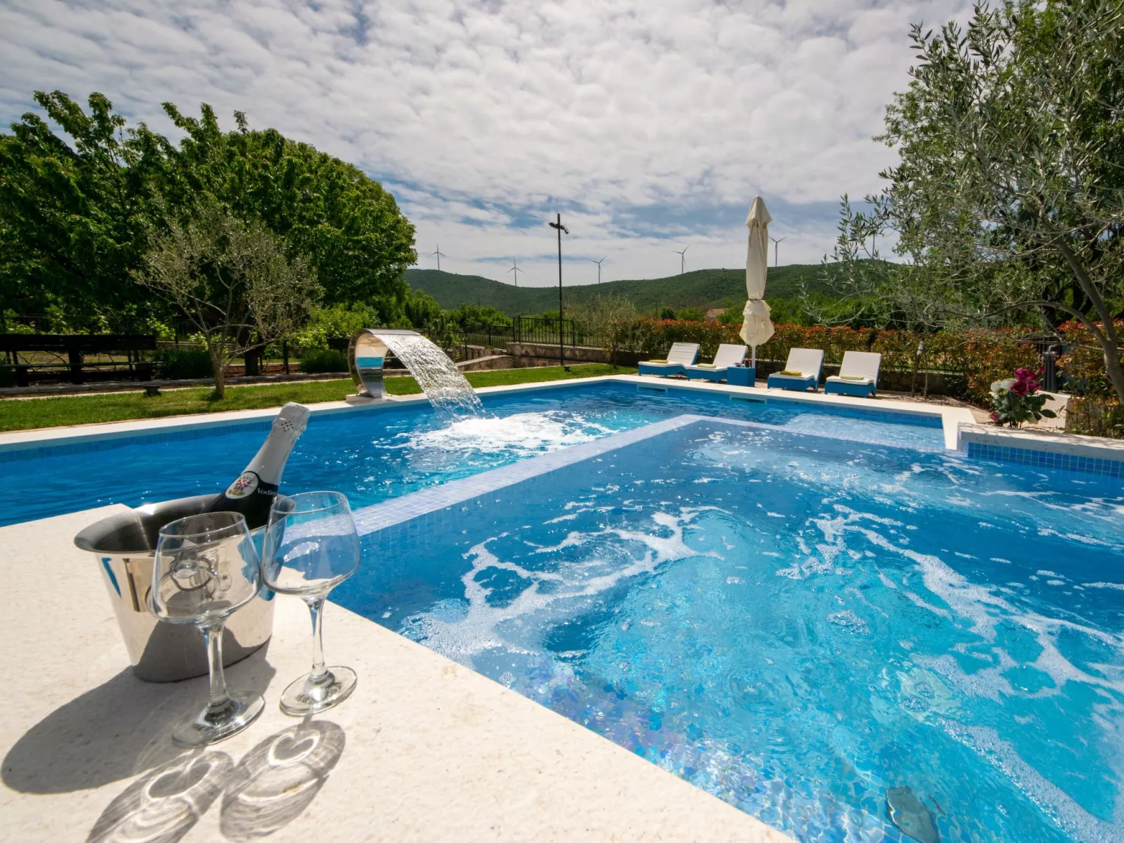 Villa Dalmatica moderna-Buiten