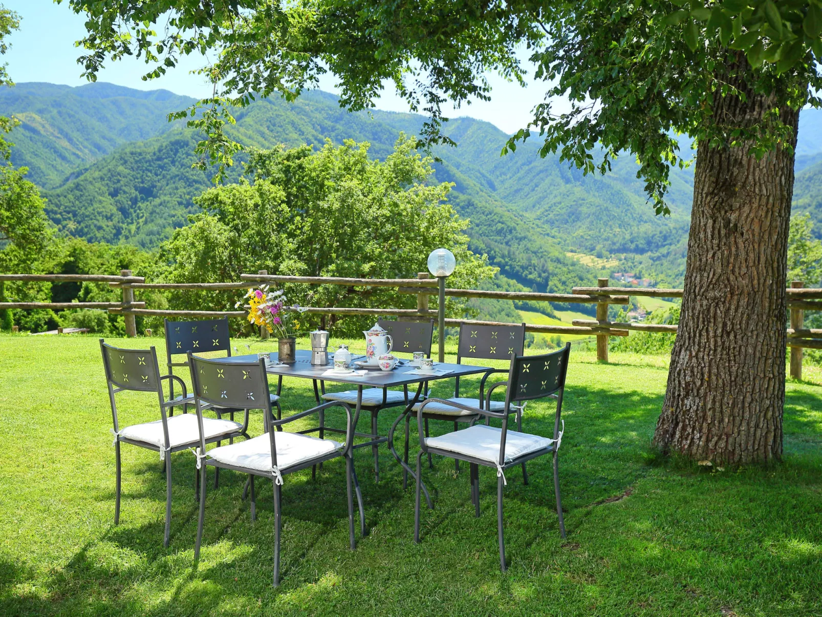 Azienda Agricola Piano Rosso-Buiten