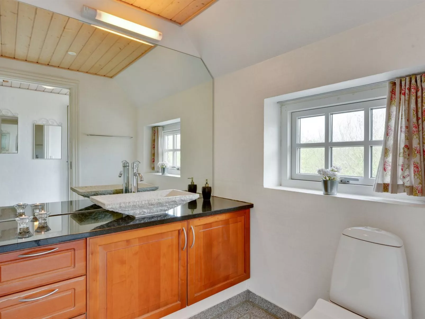 "Barrit" - 2.5km from the sea-Binnen