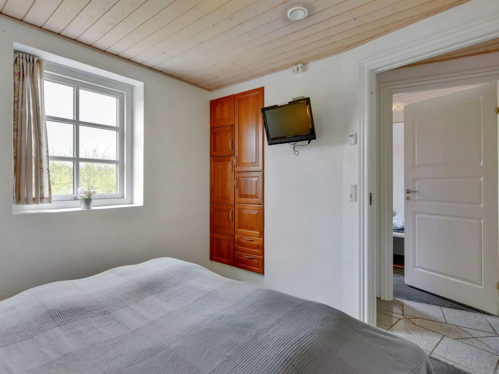 "Barrit" - 2.5km from the sea-Binnen
