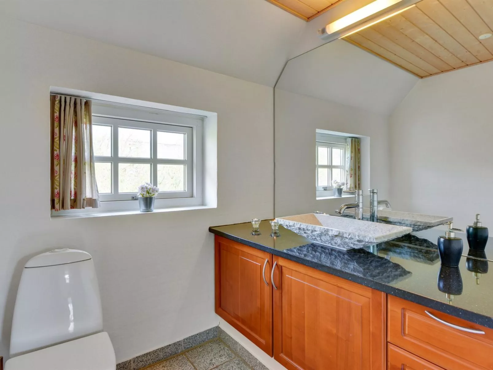 "Barrit" - 2.5km from the sea-Binnen