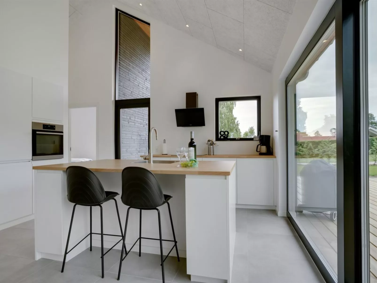"Caris" - 950m from the sea-Binnen