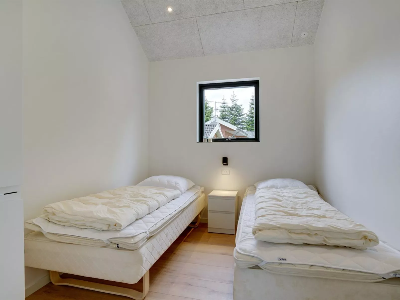 "Caris" - 950m from the sea-Binnen