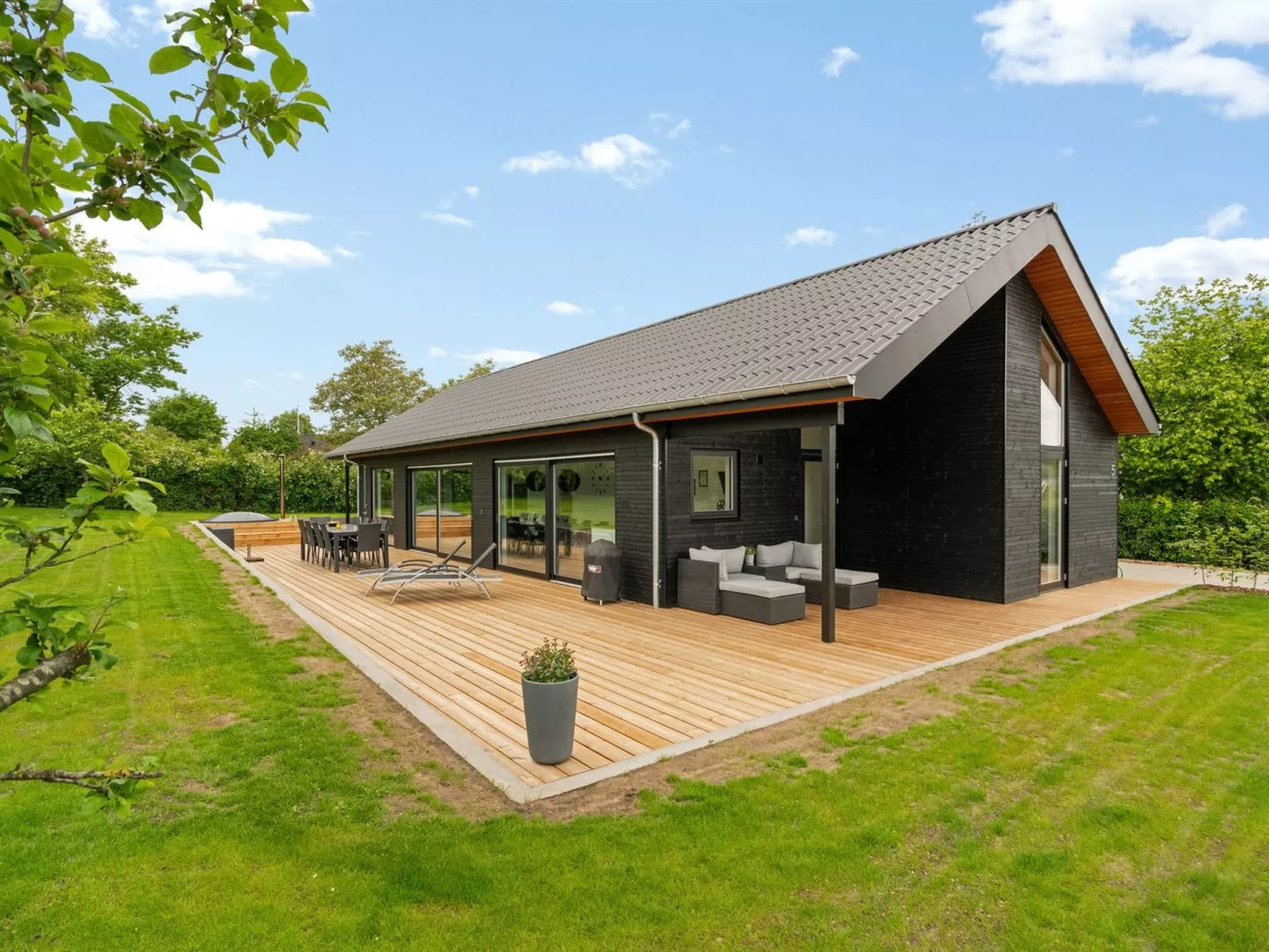 "Caris" - 950m from the sea-Buiten
