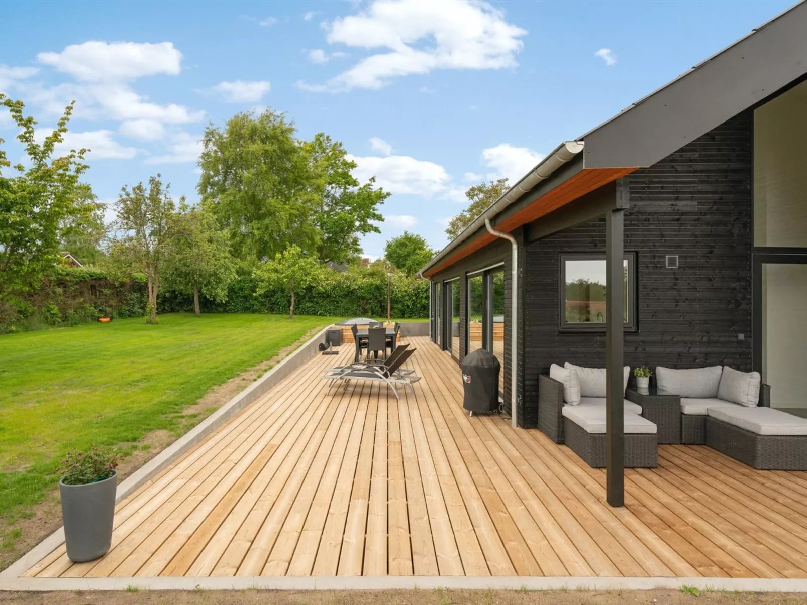 "Caris" - 950m from the sea-Buiten