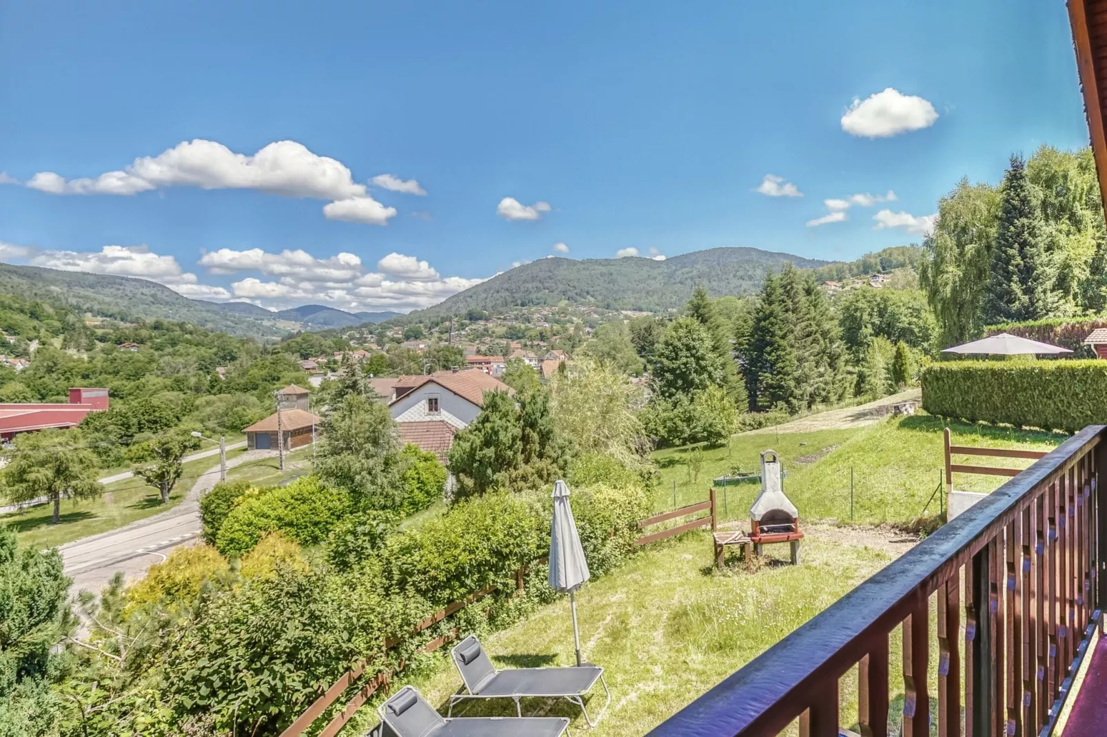 L'Aigle chalet ensemble - Saint-Maurice-sur-Moselle-Uitzicht zomer