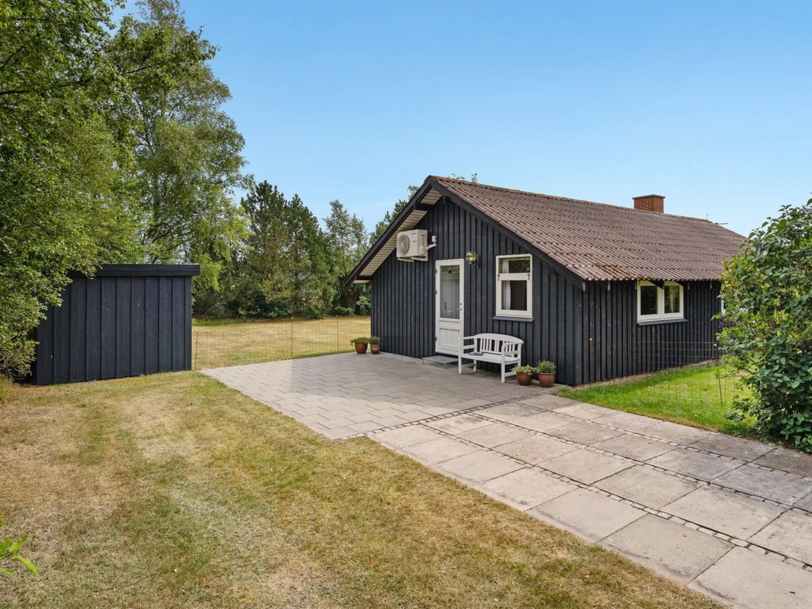 "Folki" - 250m from the sea-Buiten