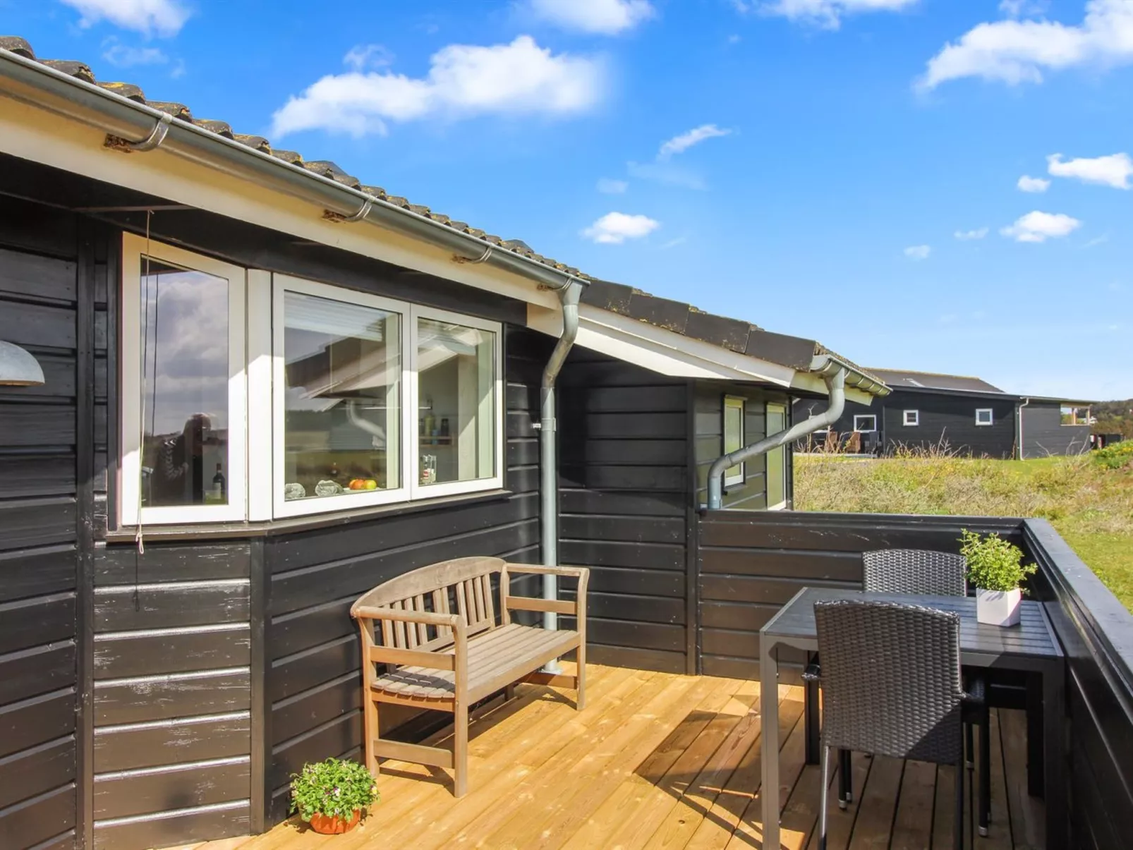 "Heidy" - 450m from the sea-Buiten