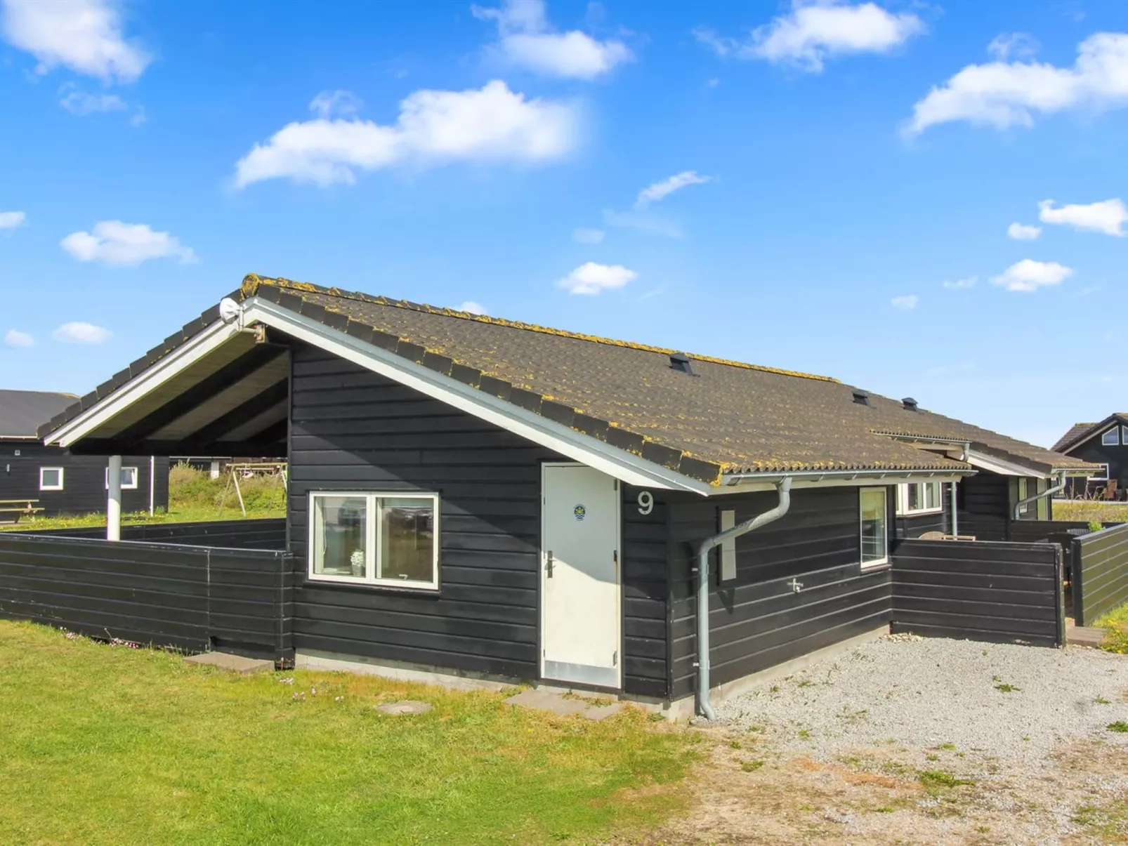 "Heidy" - 450m from the sea-Buiten