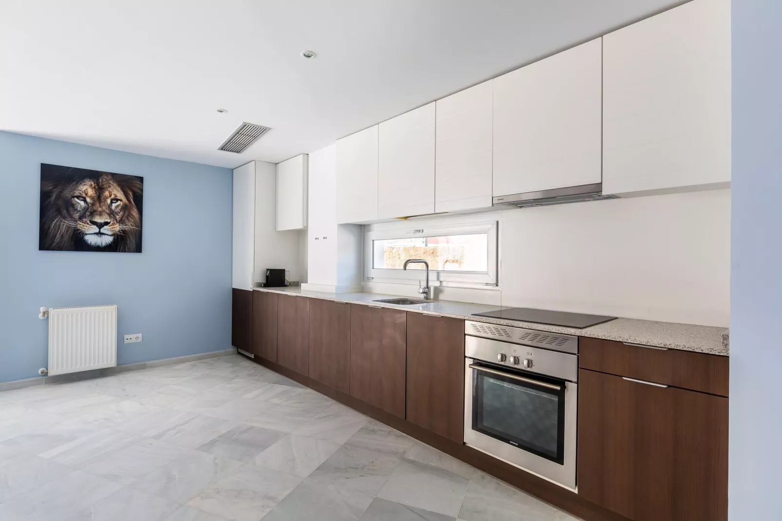 Luxe appartement met afwasmachine en mooi uitzicht-Keuken