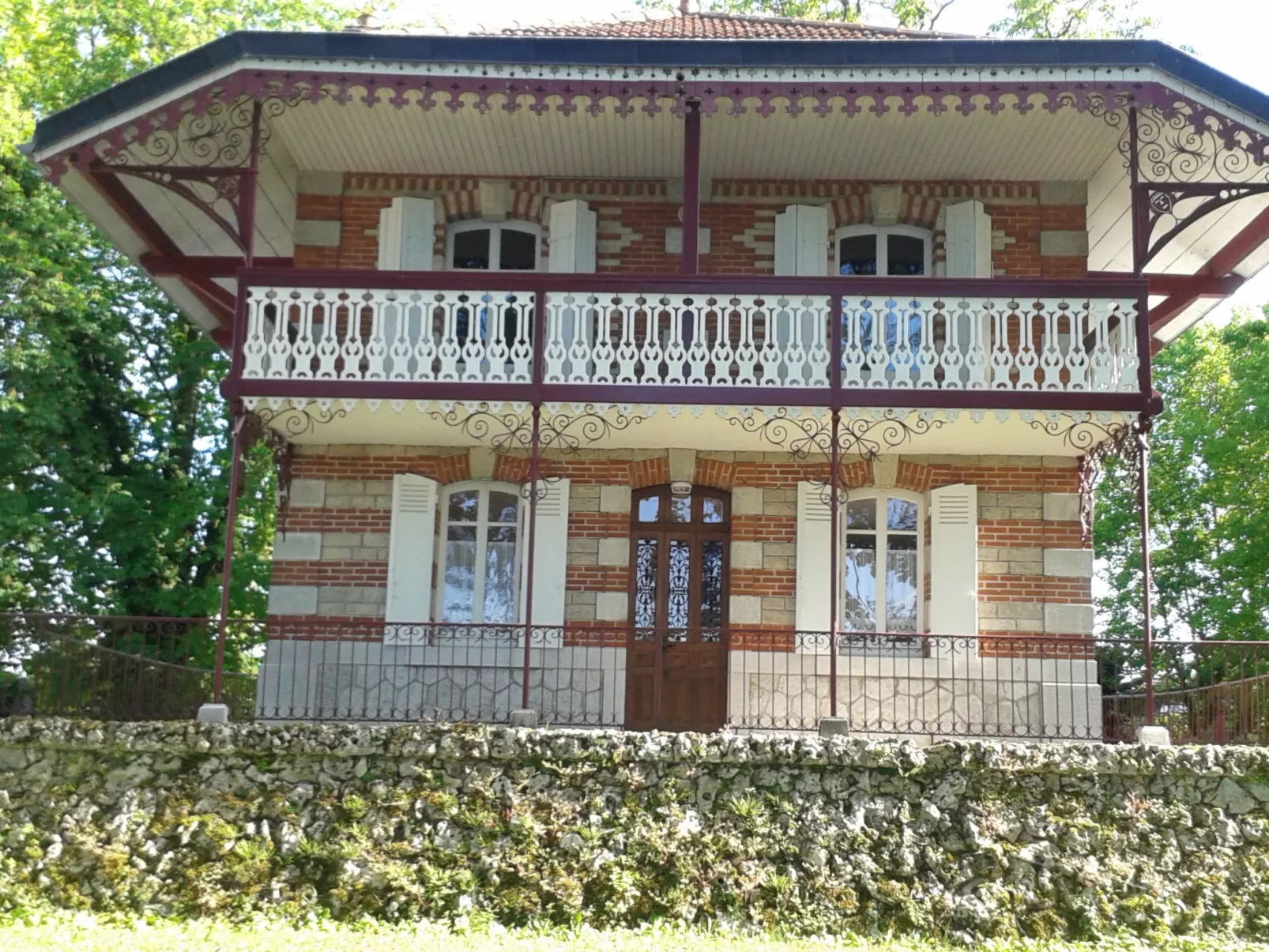 Villa du Lac-Buiten