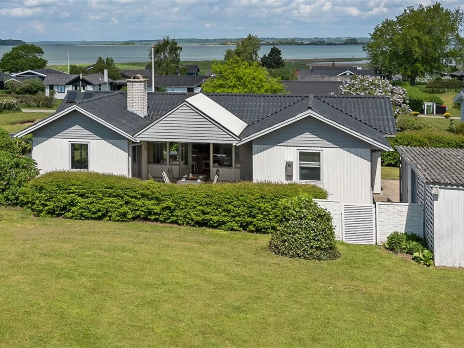 "Rise" - 250m from the sea-Buiten