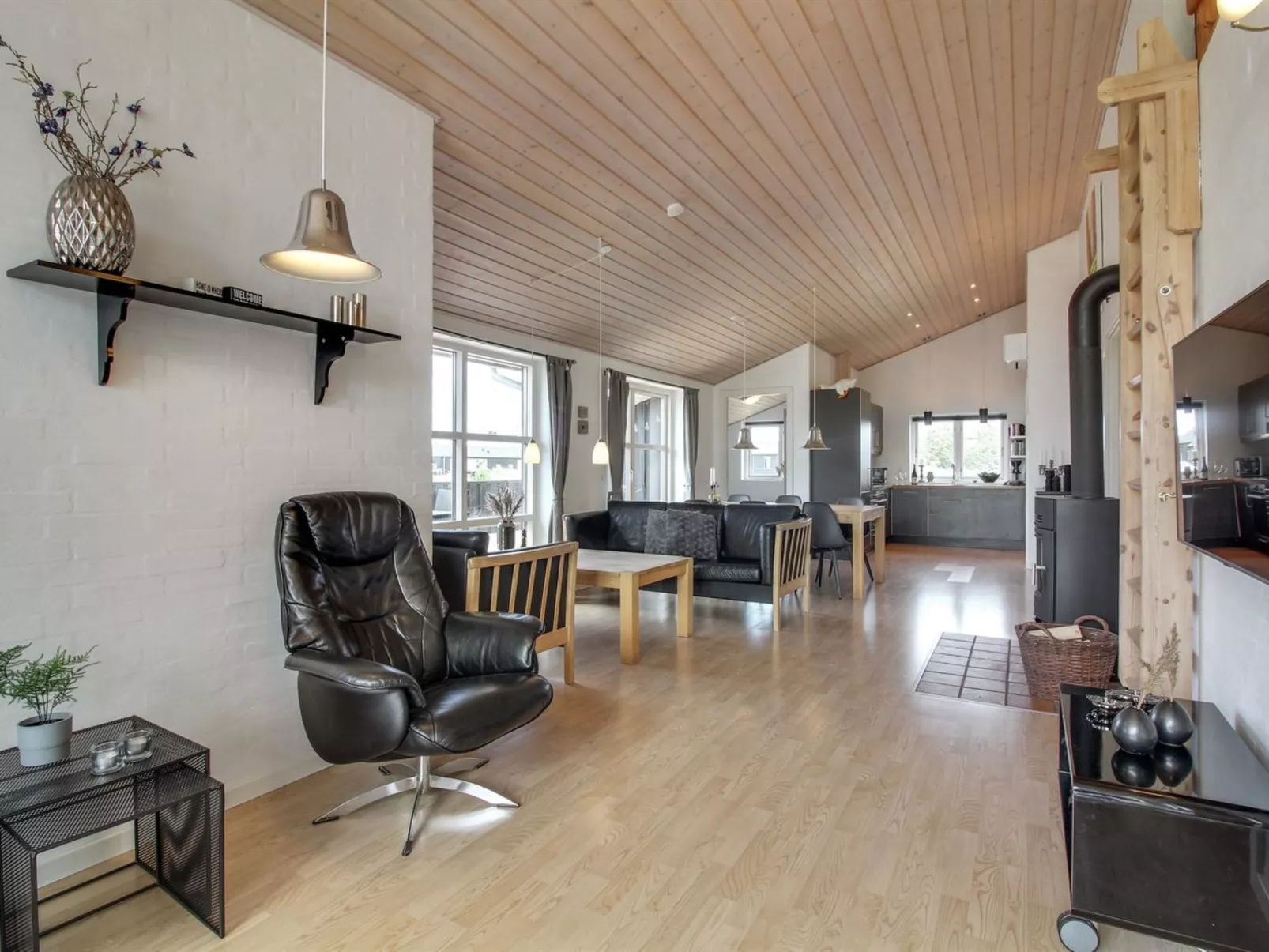 "Mayke" - 900m from the sea-Binnen