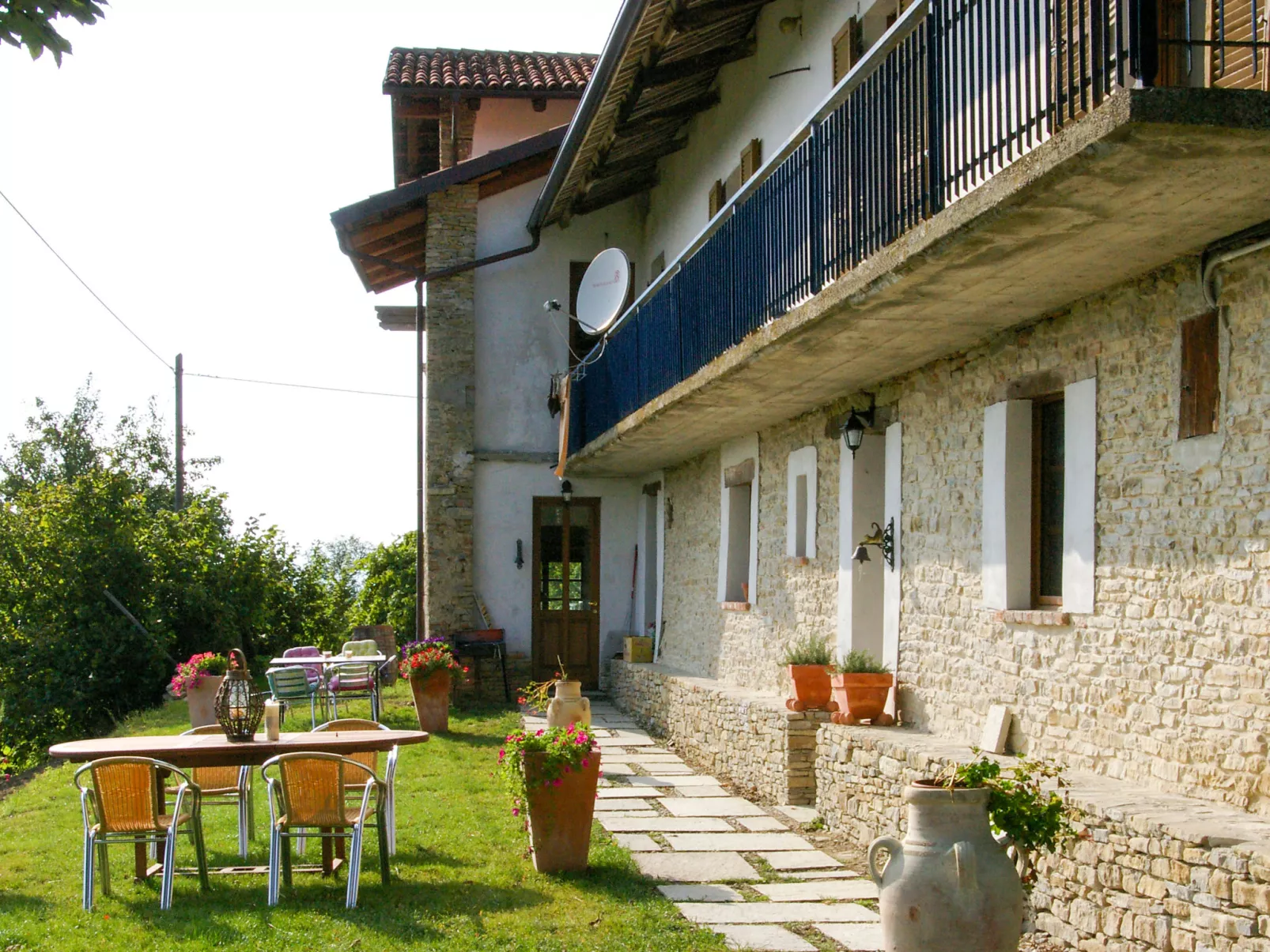 Casa Vacanza Cascina Lovera-Buiten