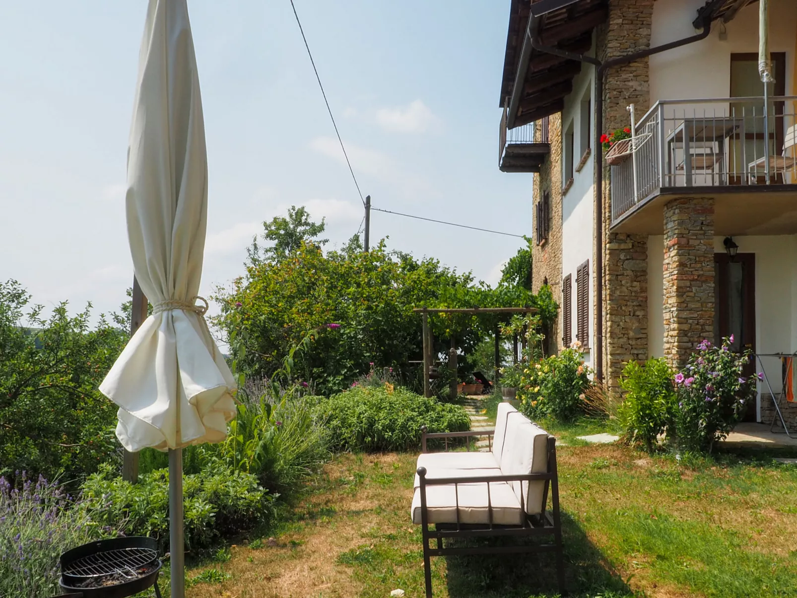 Casa Vacanza Cascina Lovera-Buiten