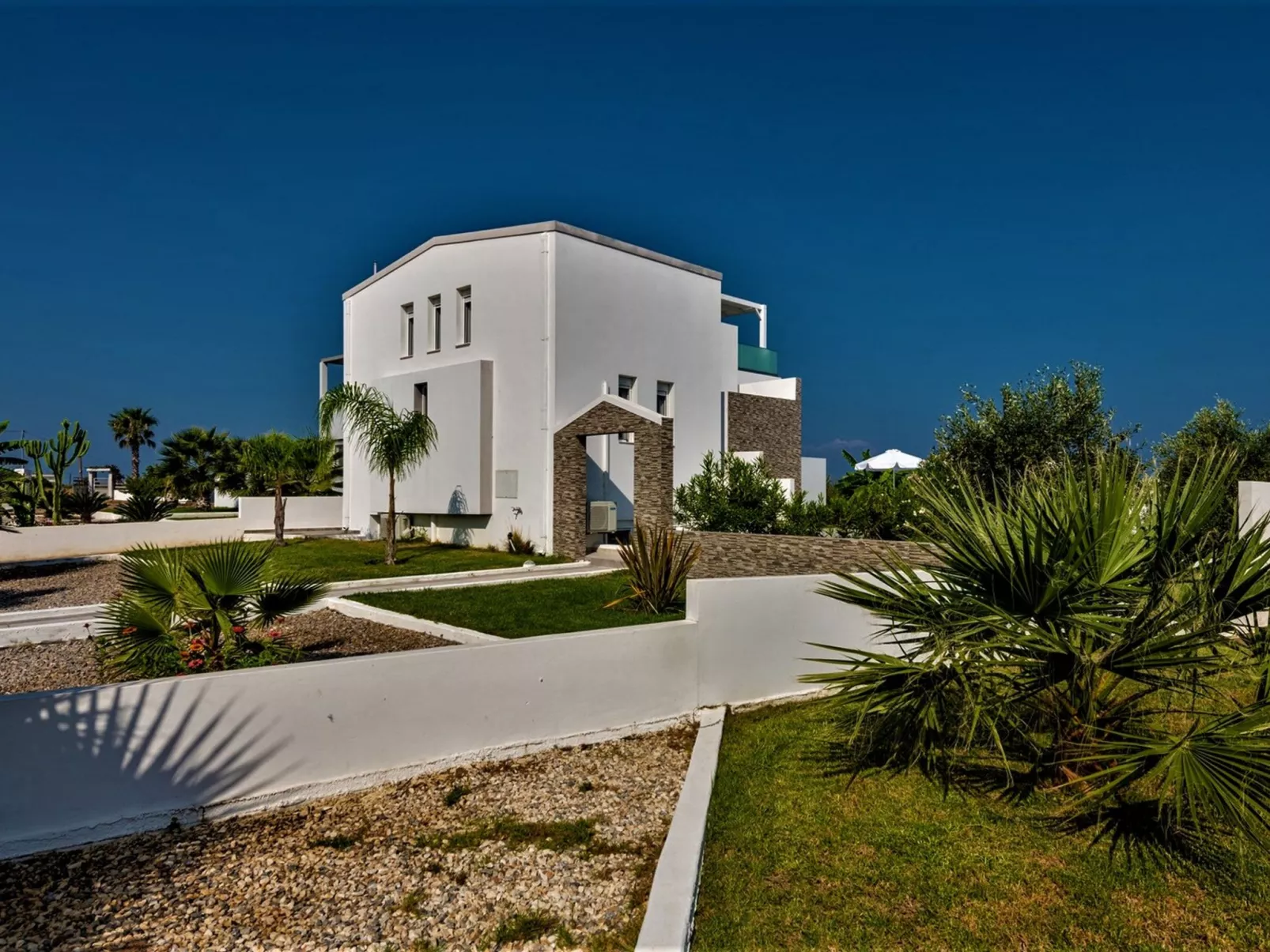 Xenos Luxury Villa IV