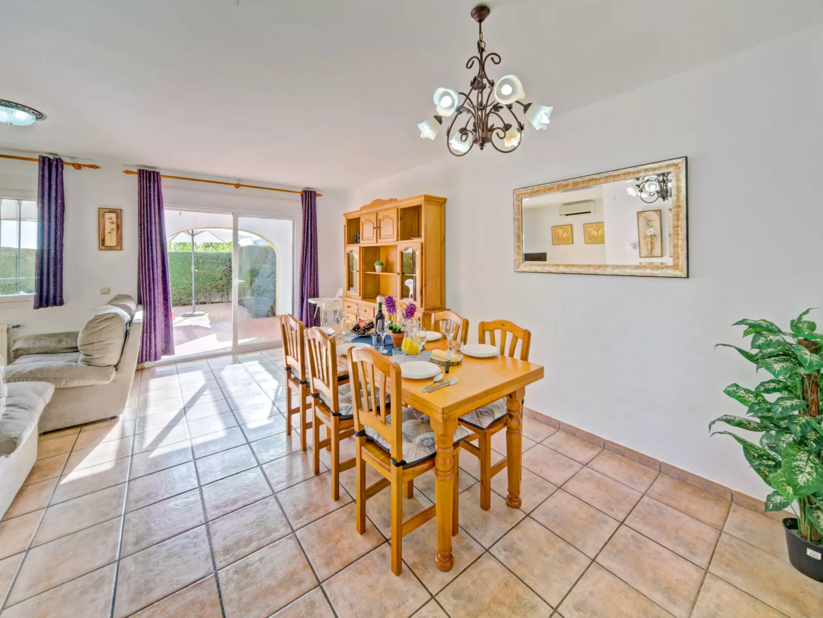 Residencial Puerta de Calpe-Binnen