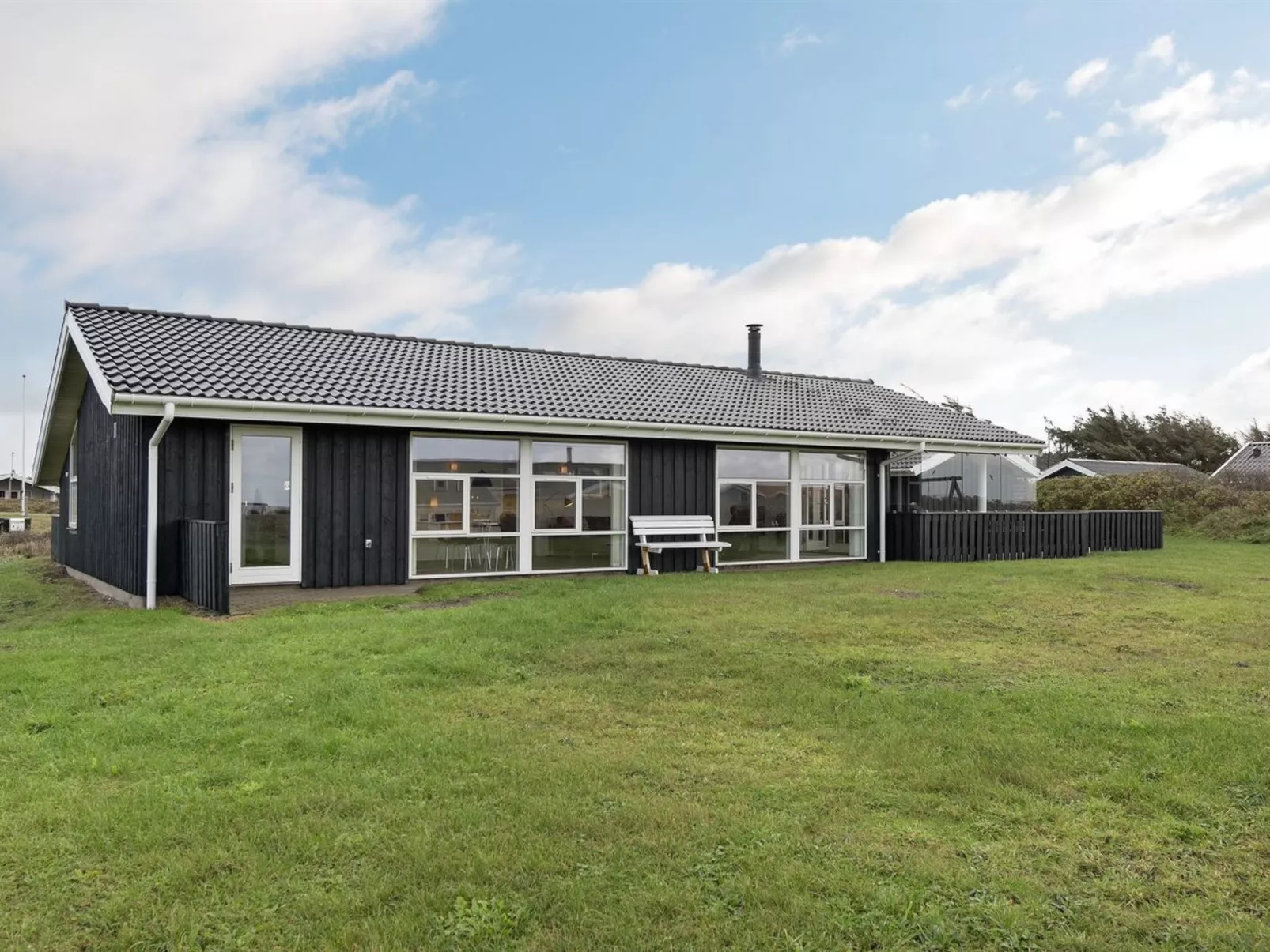 "Paul" - 100m from the sea-Buiten