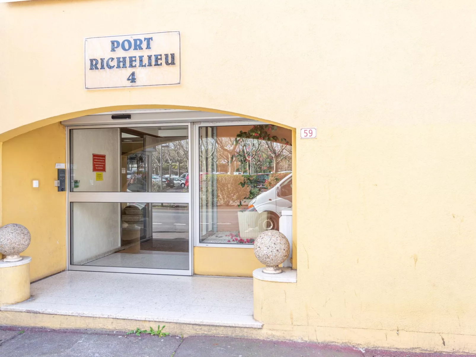 Port Richelieu 4-Buiten