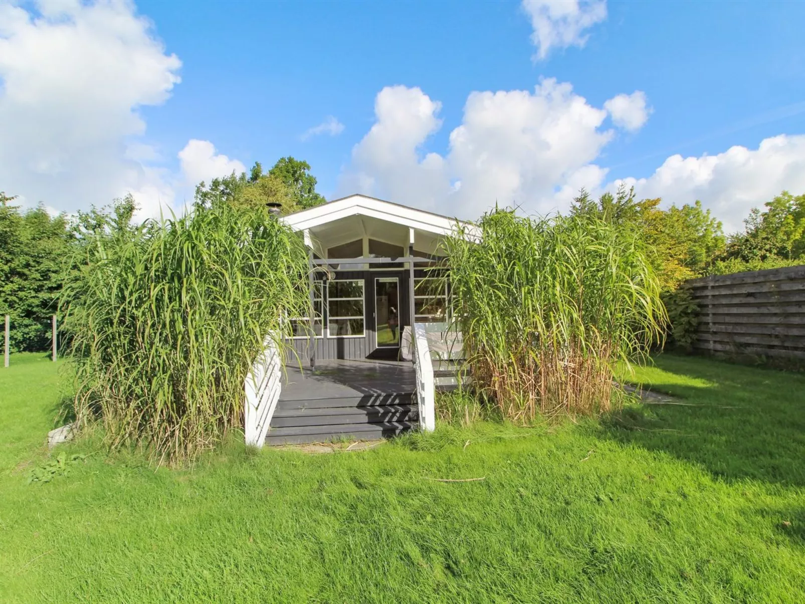 "Sjard" - 700m from the sea-Buiten