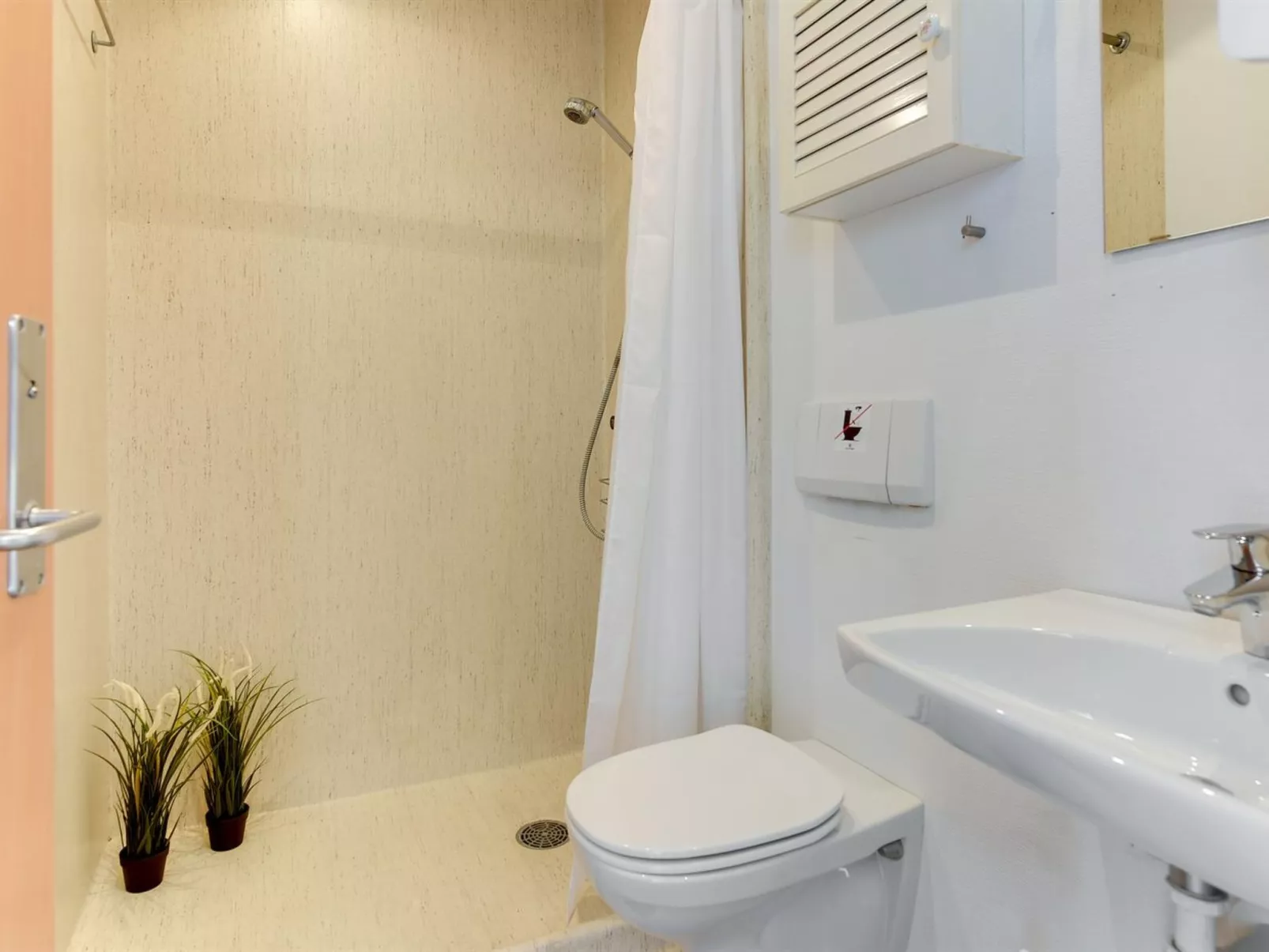 "Almedin" - all inclusive - 2km from the sea-Buiten
