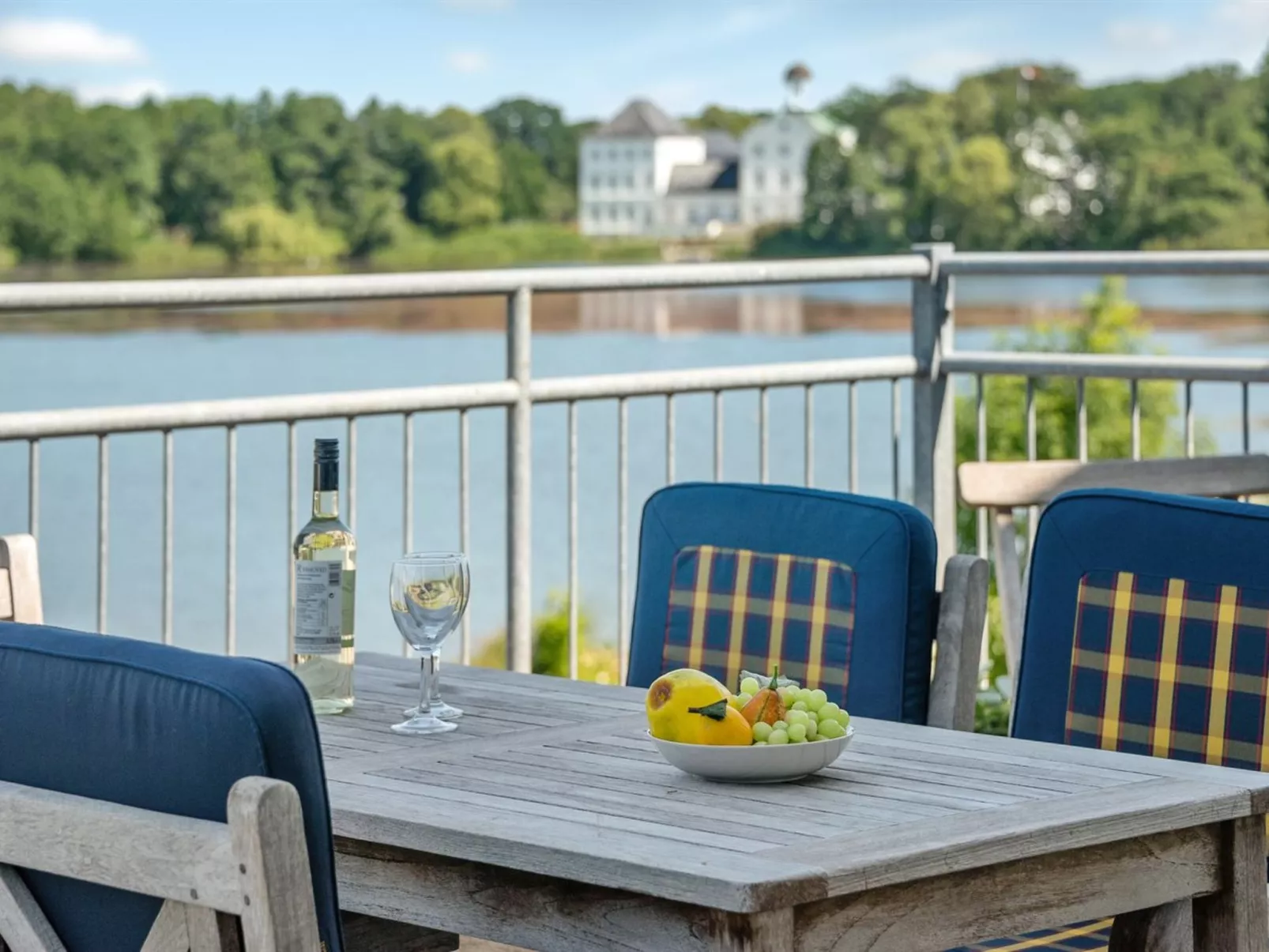 "Almedin" - all inclusive - 2km from the sea-Buiten