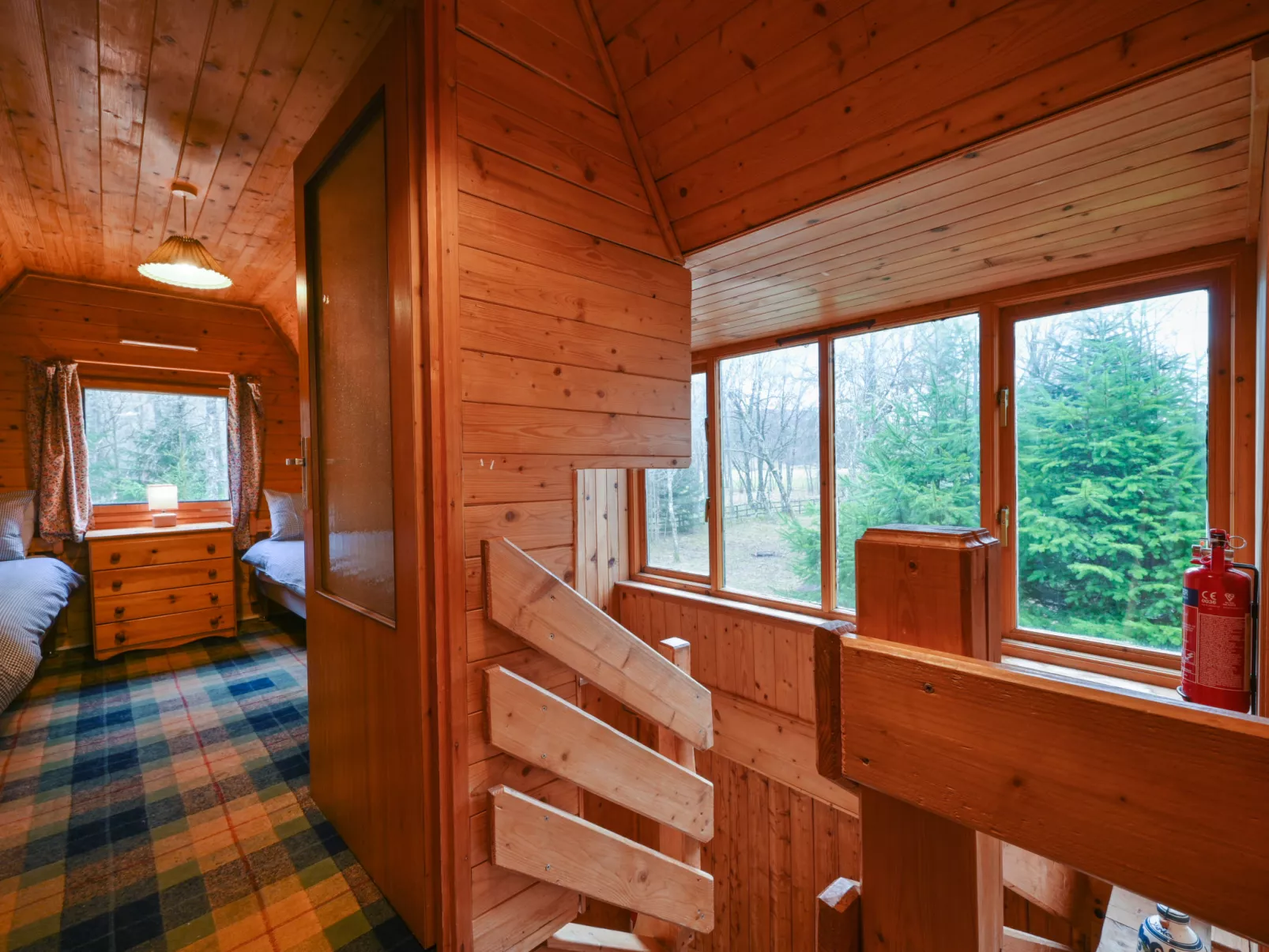 Birchwood Cottage-Binnen