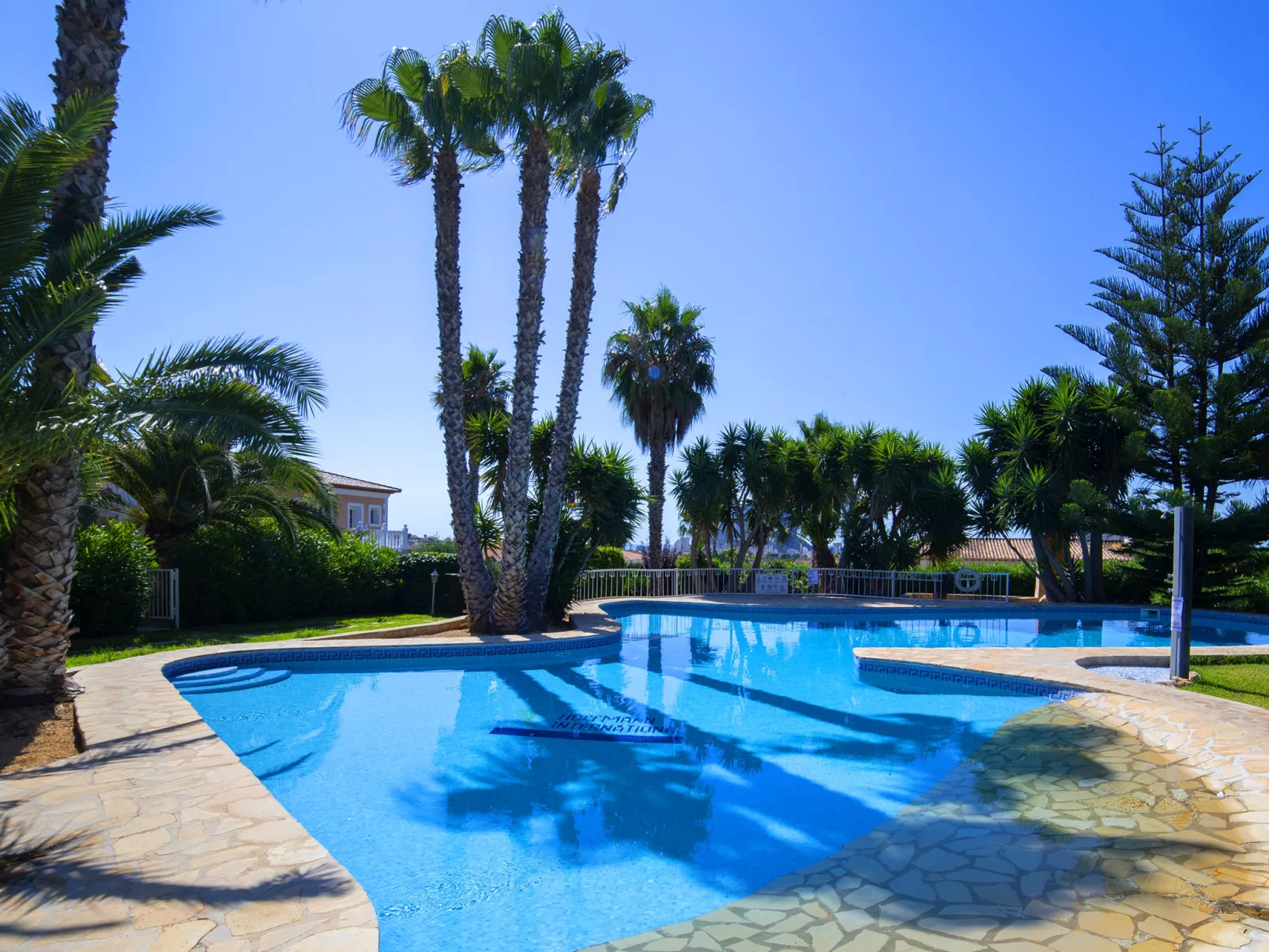 Residencial Bel-Air-Buiten
