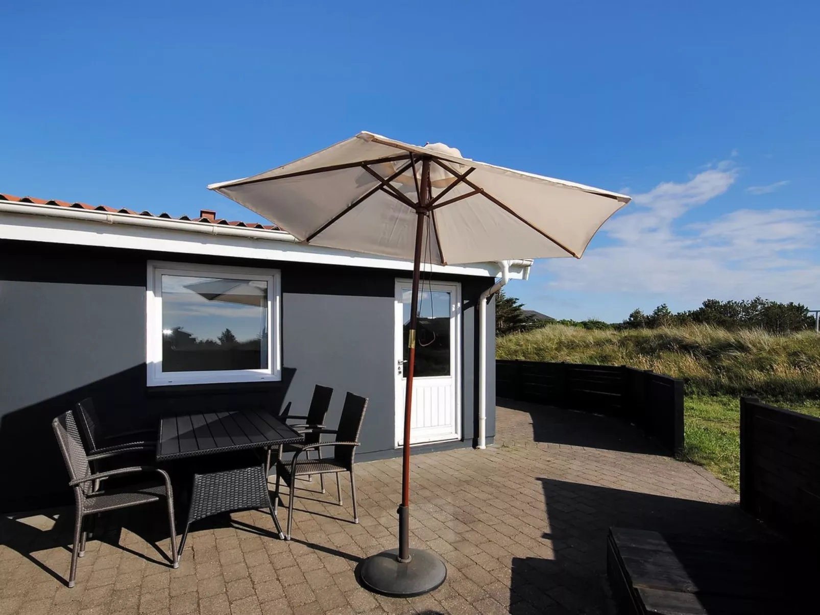 "Lya" - 900m from the sea in NW Jutland-Buiten