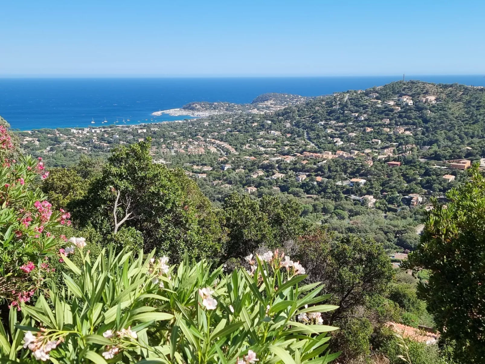 Les Terrasses de L'Eau Blanche-Buiten