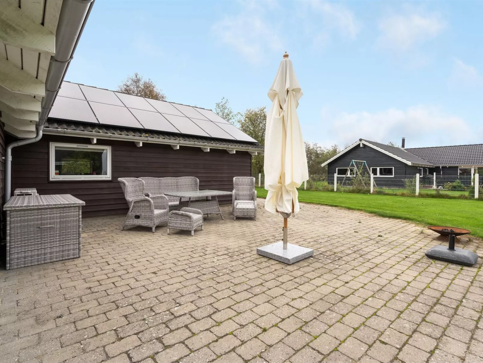 "Enid" - 700m from the sea-Buiten