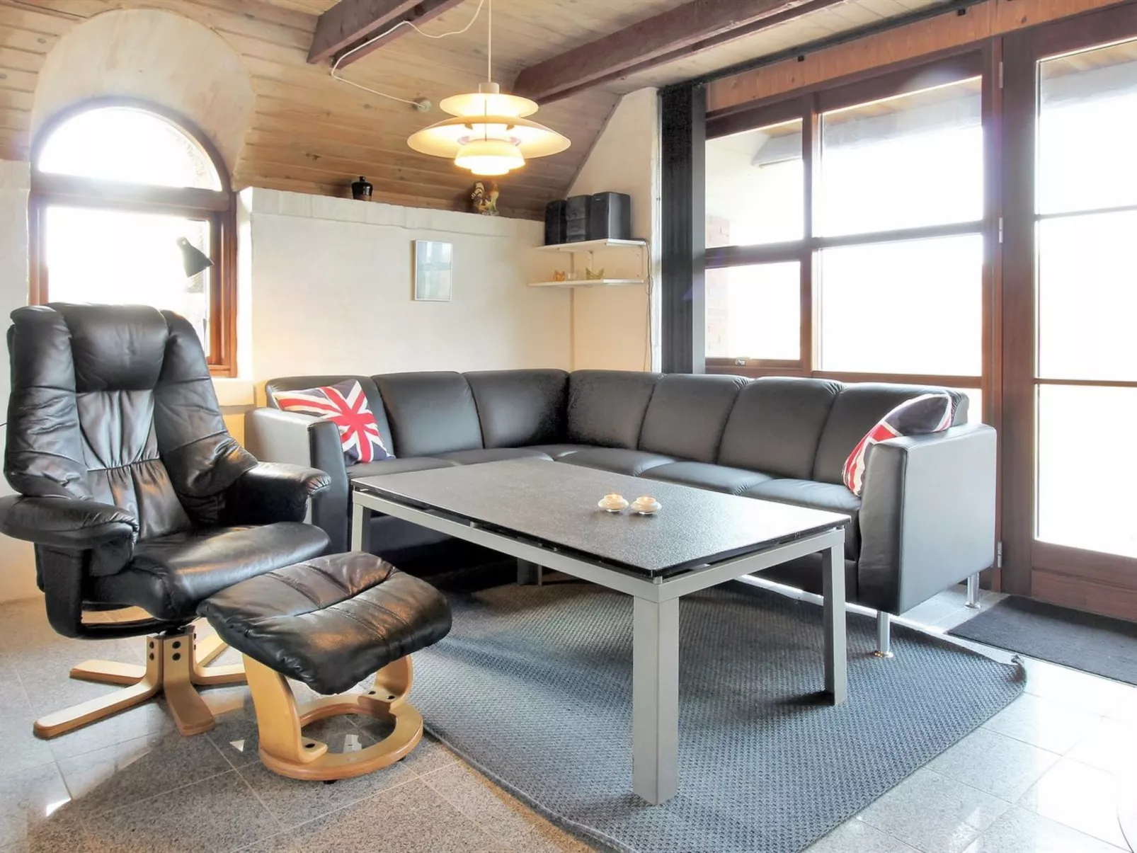 "Frithbjorn" - 50m from the sea-Binnen