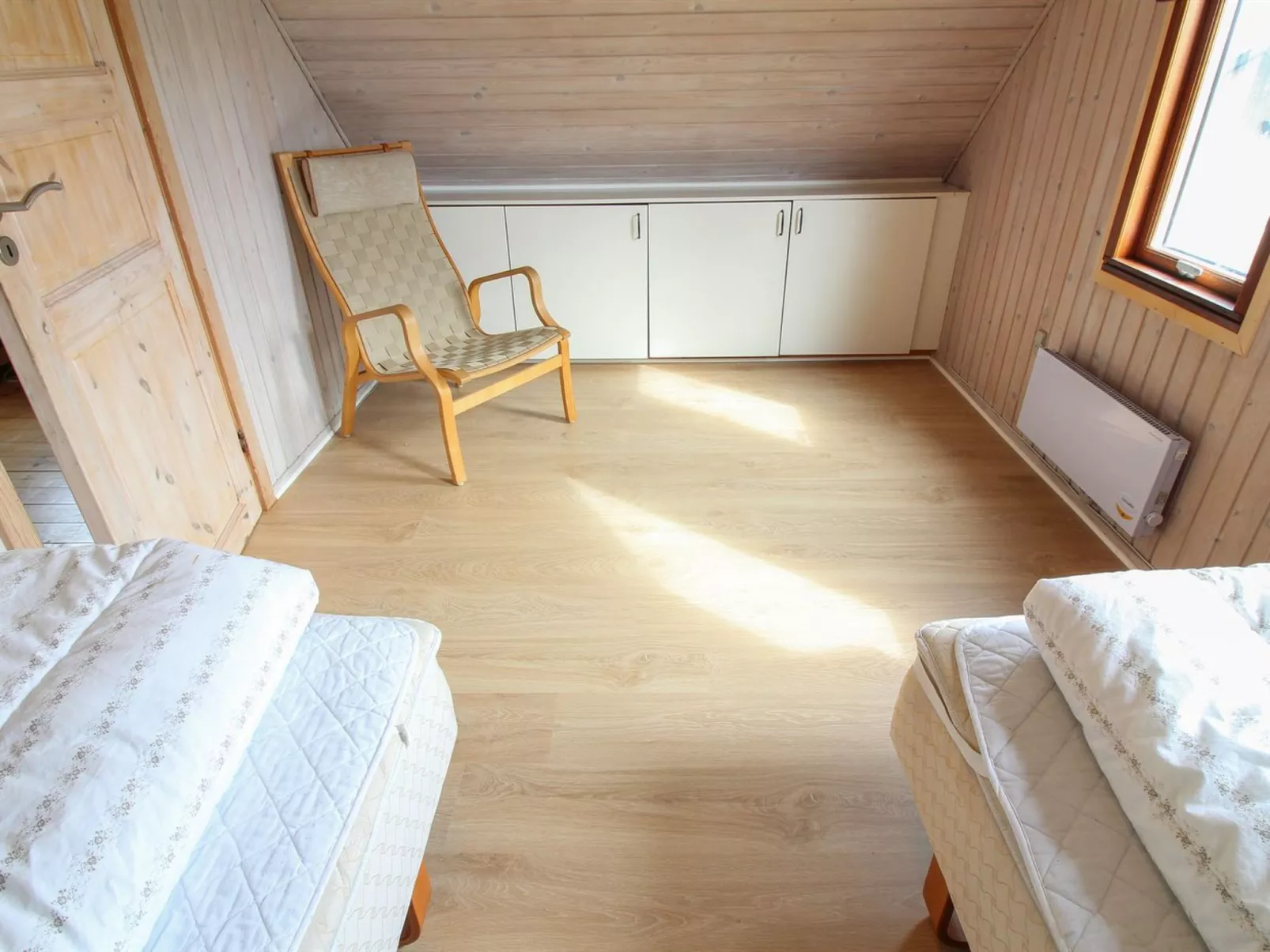 "Frithbjorn" - 50m from the sea-Binnen
