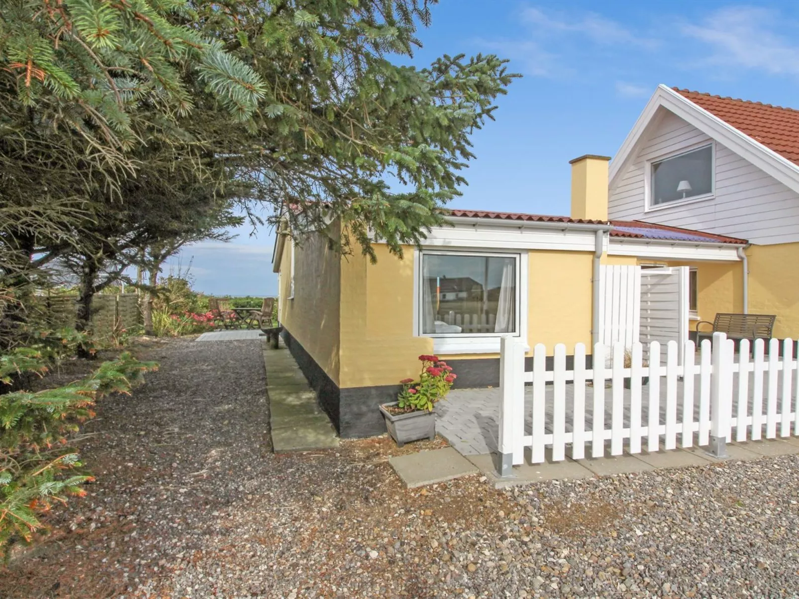 "Larentius" - 200m from the sea-Buiten