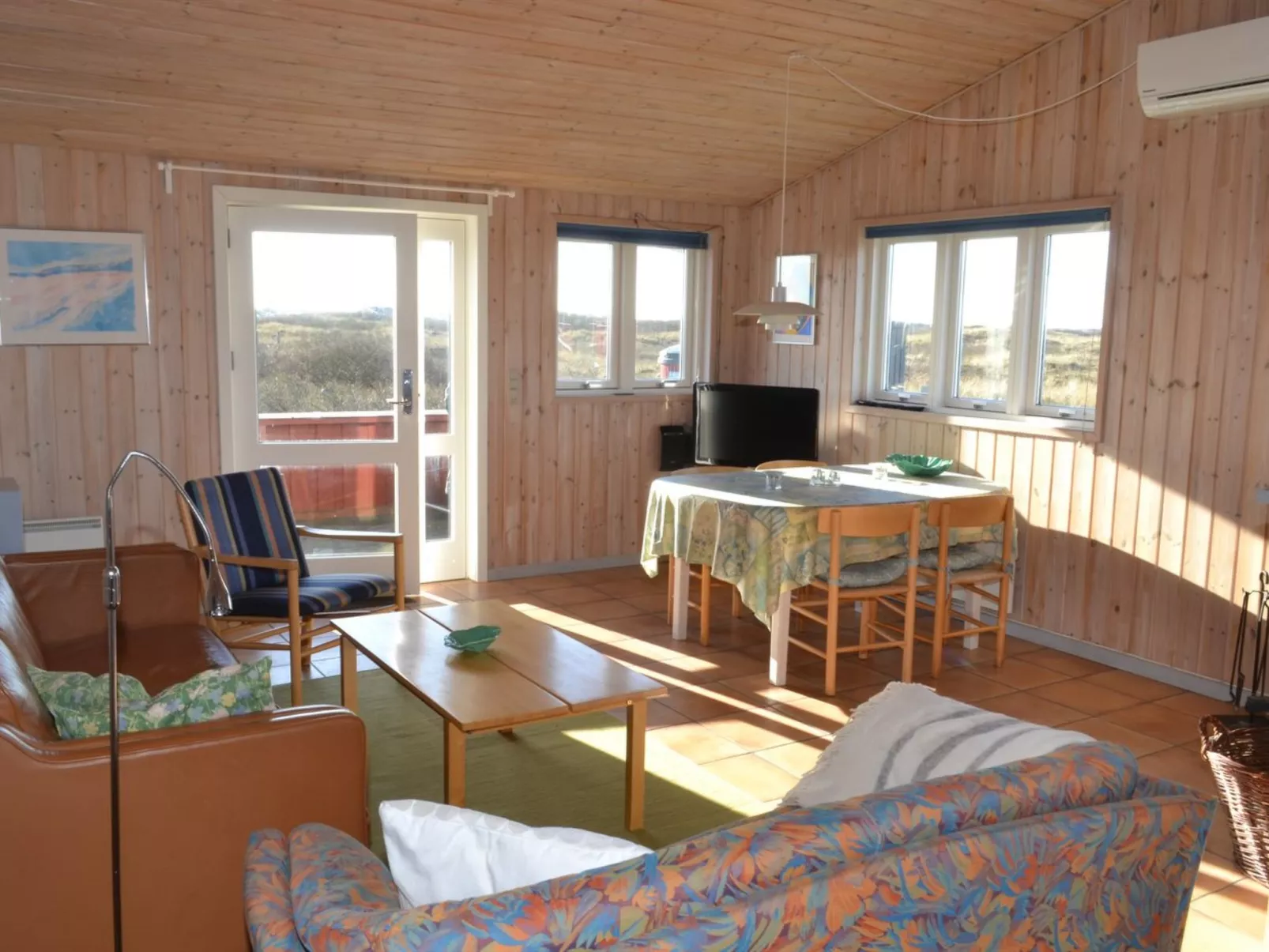"Fiona" - 800m from the sea-Binnen