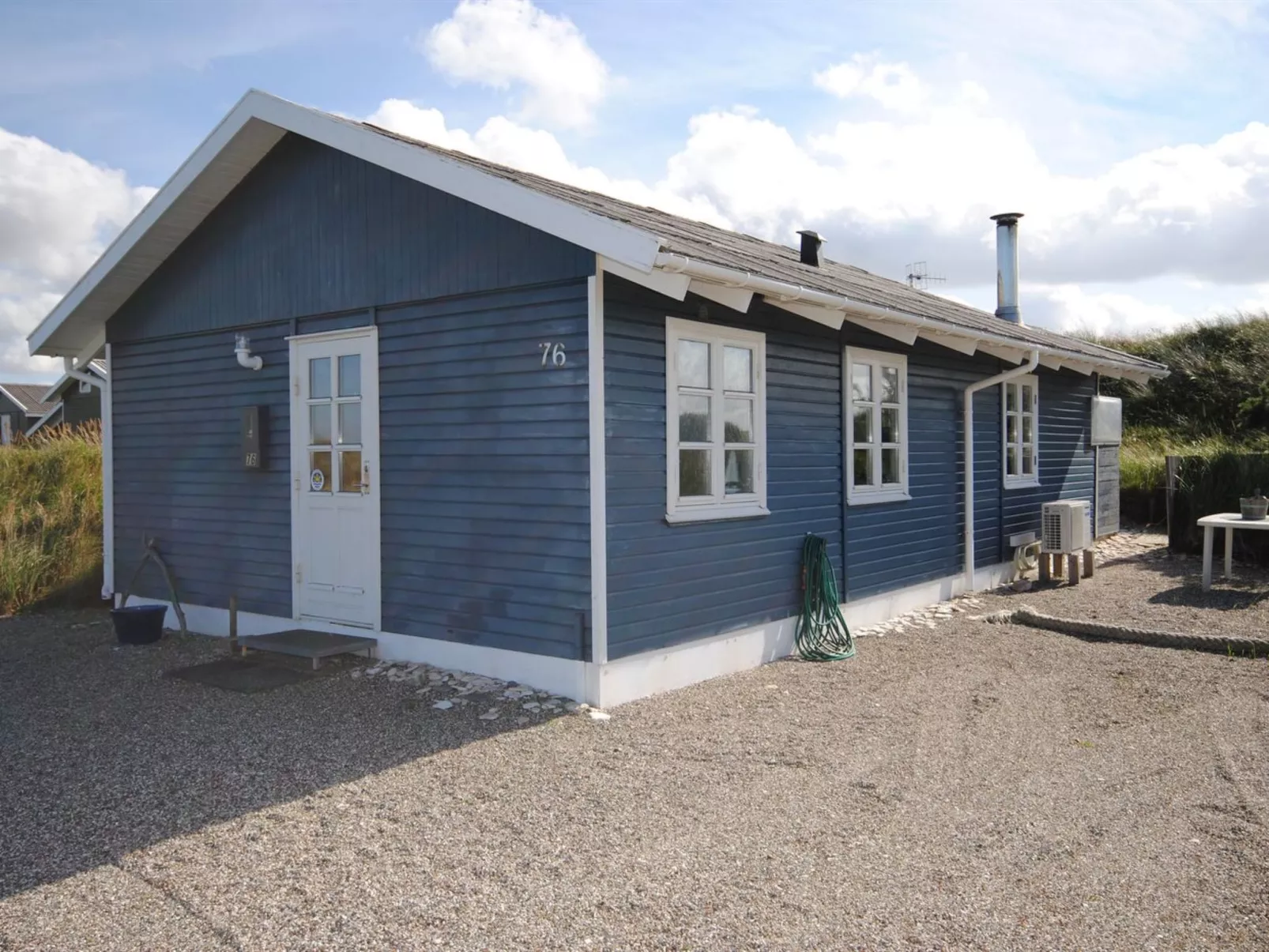 "Wulfhard" - 400m from the sea-Buiten
