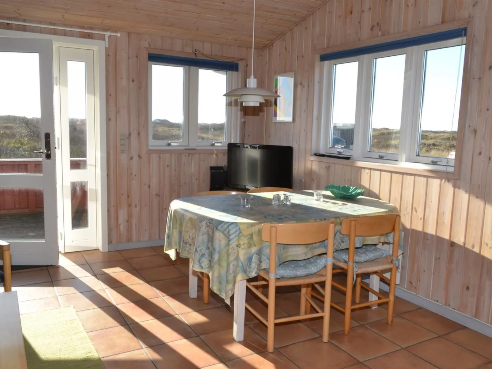 "Fiona" - 800m from the sea-Binnen