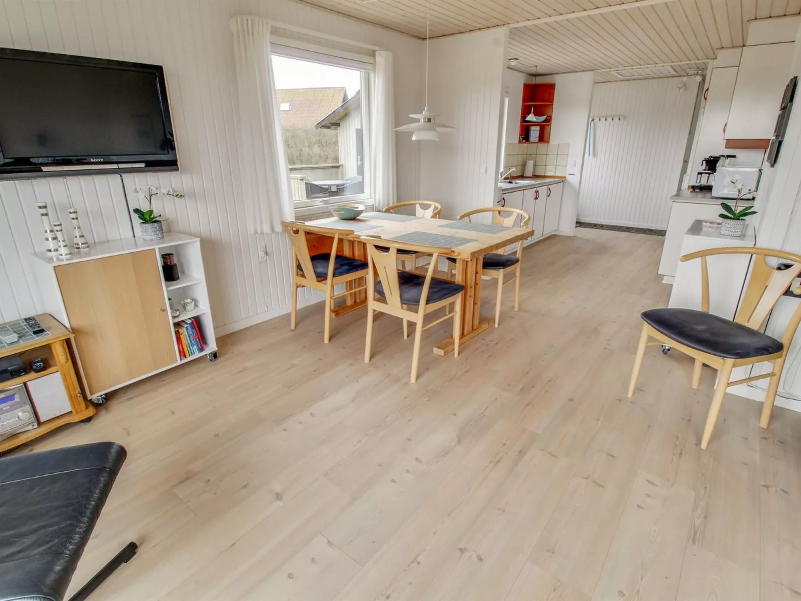 "Terhi" - 200m from the sea-Binnen