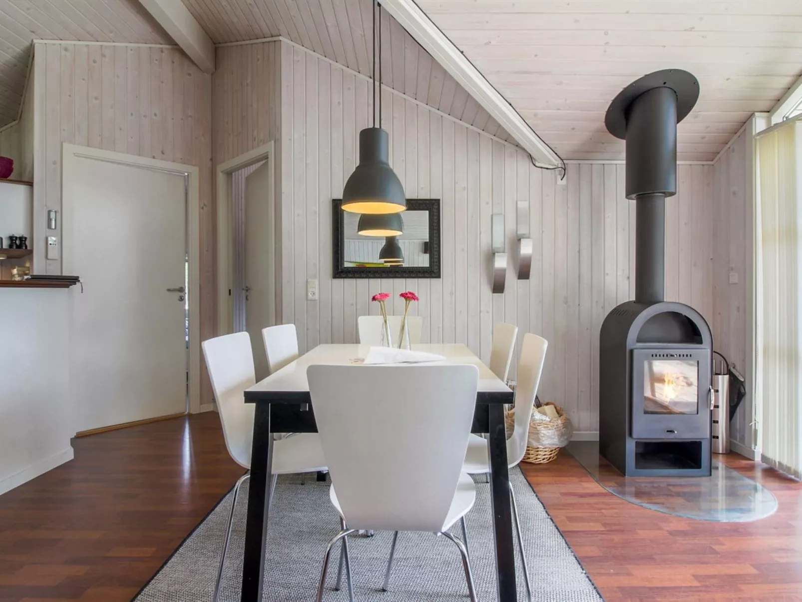 "Truls" - 800m from the sea-Binnen