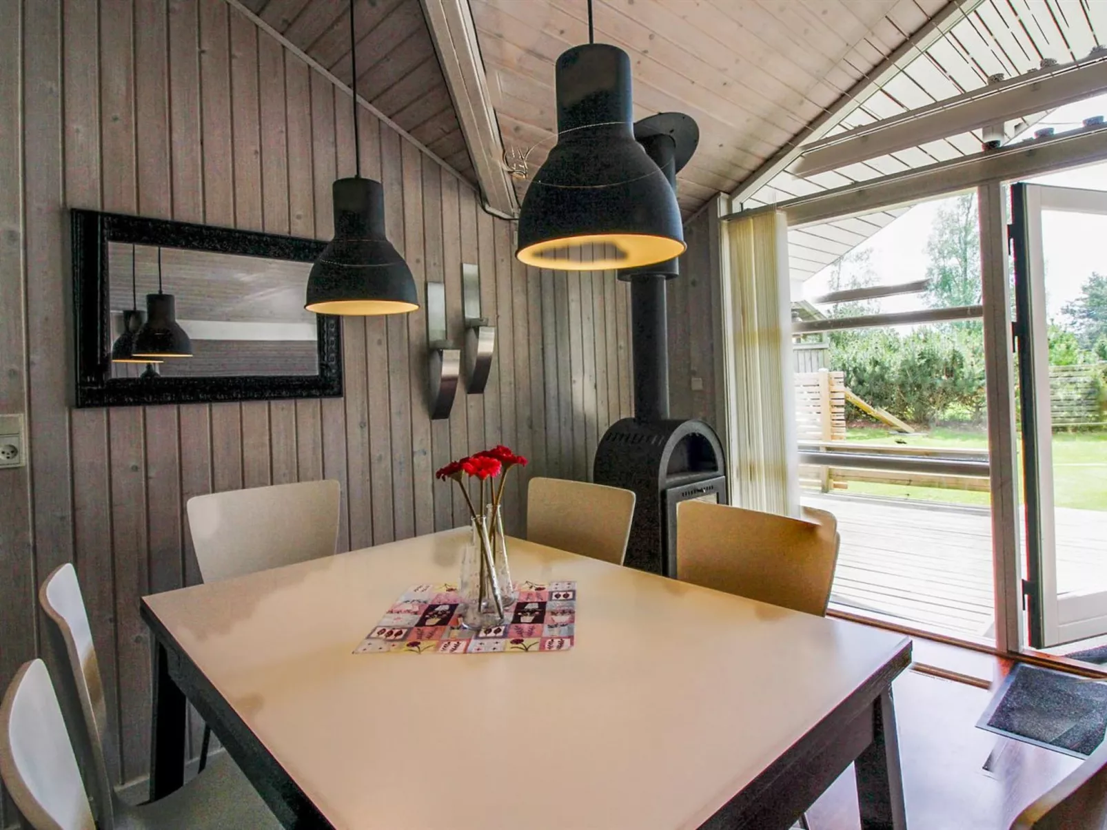 "Truls" - 800m from the sea-Binnen