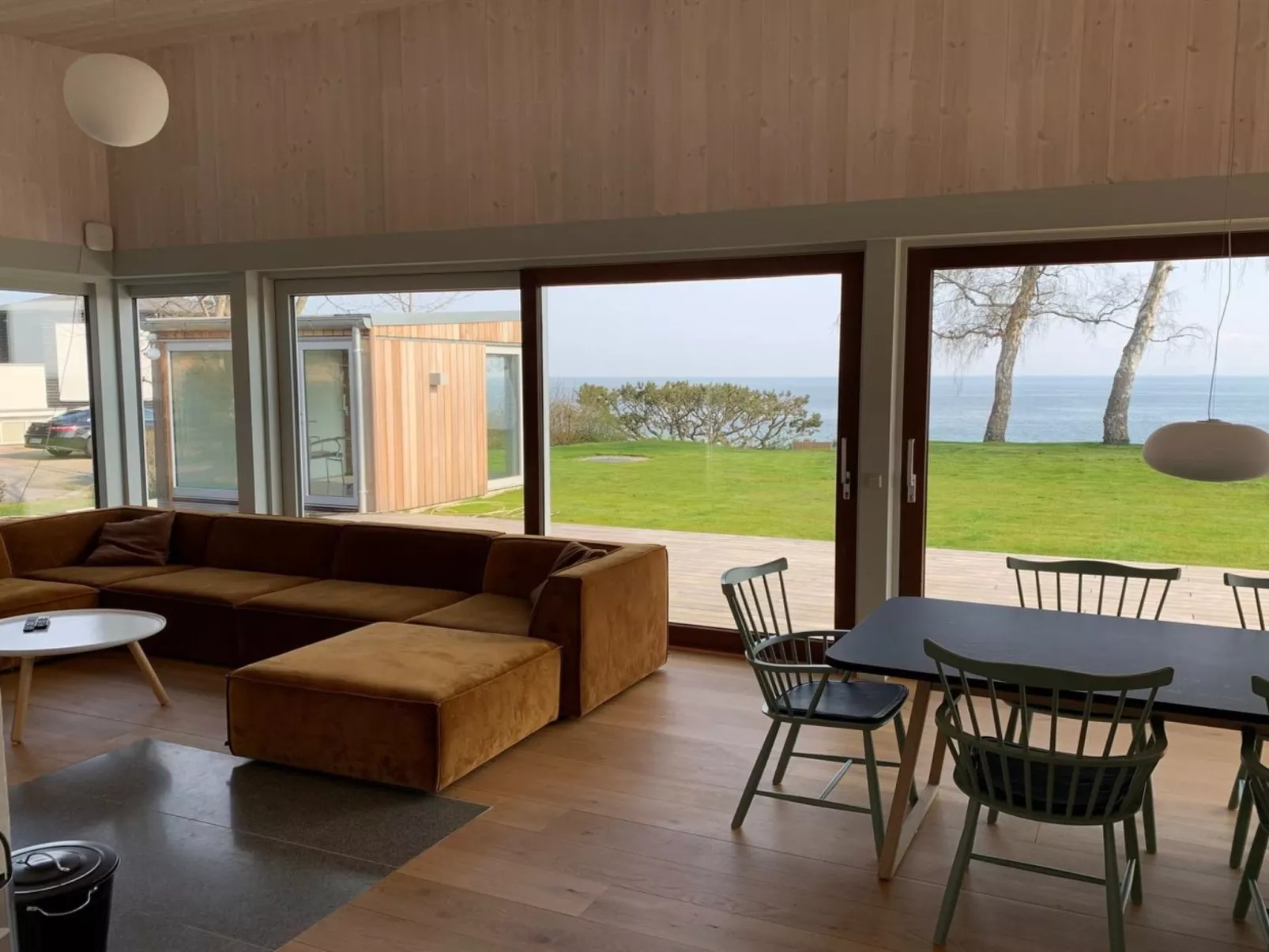 "Vanta" - 10m from the sea-Binnen