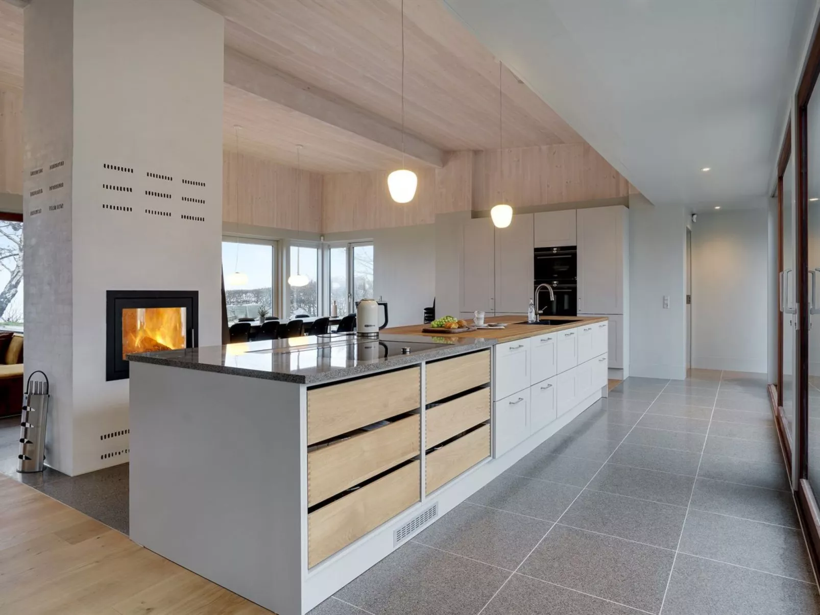 "Vanta" - 10m from the sea-Binnen