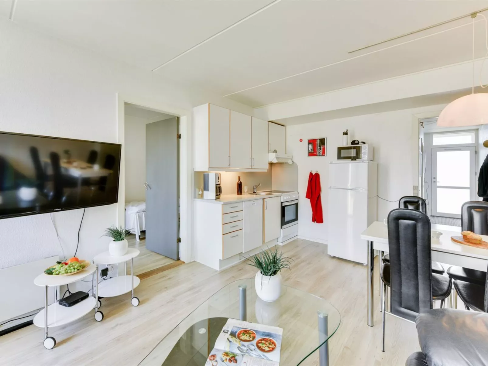 "Marketta" - 250m from the sea-Binnen